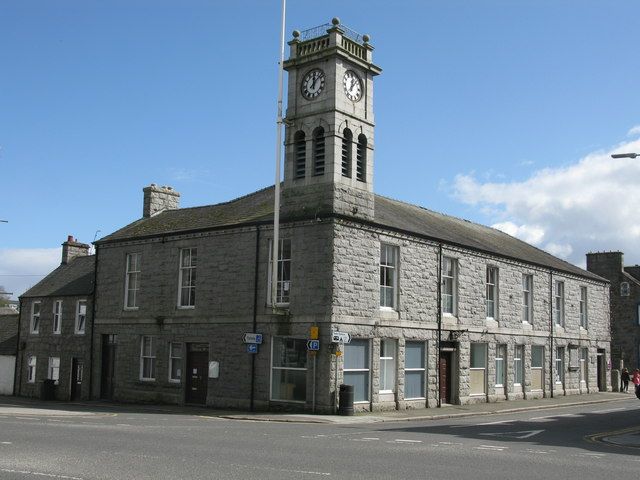 File:Dalbeattie Town Hall (geograph 5352005).jpg