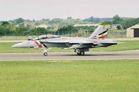 File:RIAT2004-F18F.jpg