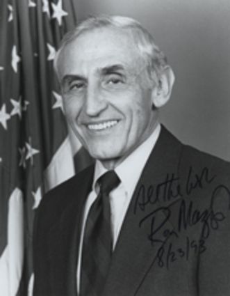 File:Romano Mazzoli signed photo.jpg