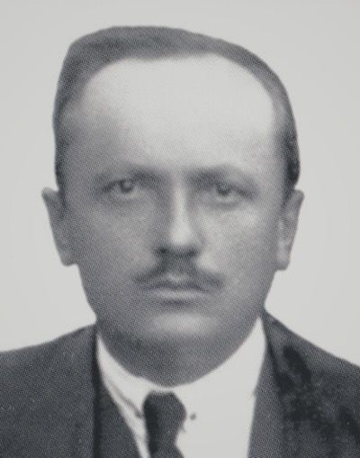 File:Sejfi Vllamasi (portrait).jpg