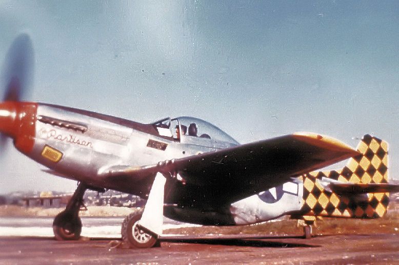 File:325fightergroup-p-51-1945.jpg