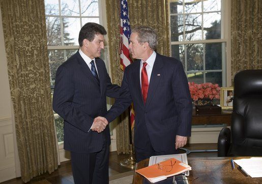 File:George W. Bush and Joe Manchin.jpg