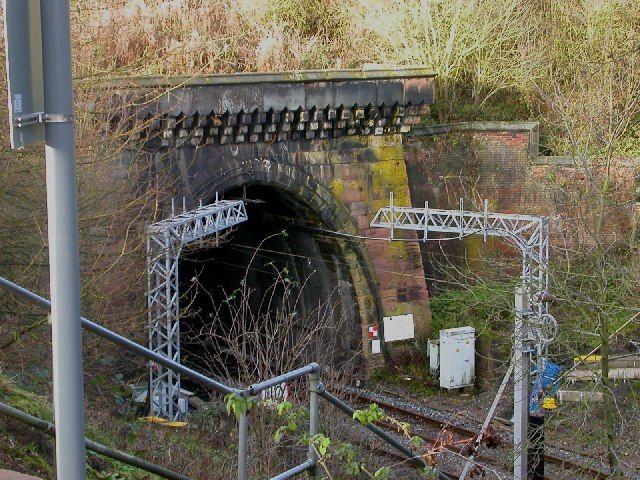 File:Kilsby Tunnel - geograph.org.uk - 86403.jpg