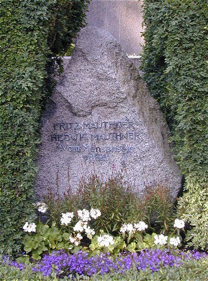 File:Mauthner-grabstein.jpg