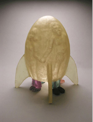 File:Nuclear Family by Carol Milne cast glass.png