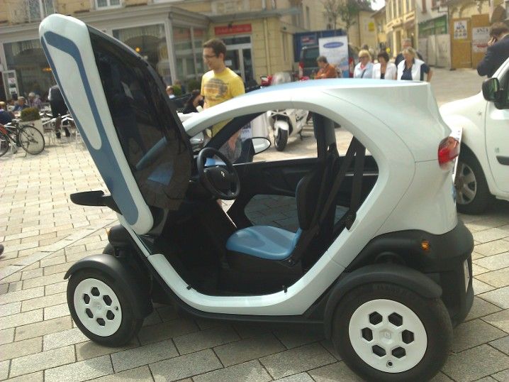 File:Renault Twizy, side view.jpg