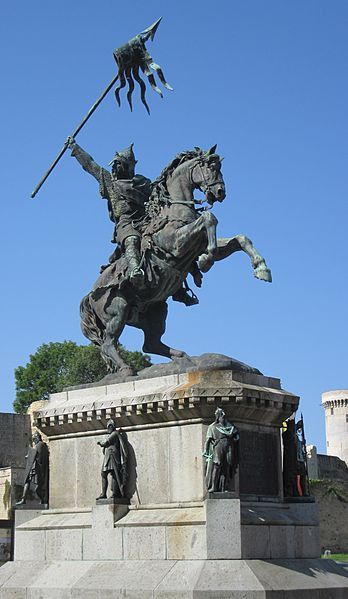 File:Statue of William the Conquerer.jpg