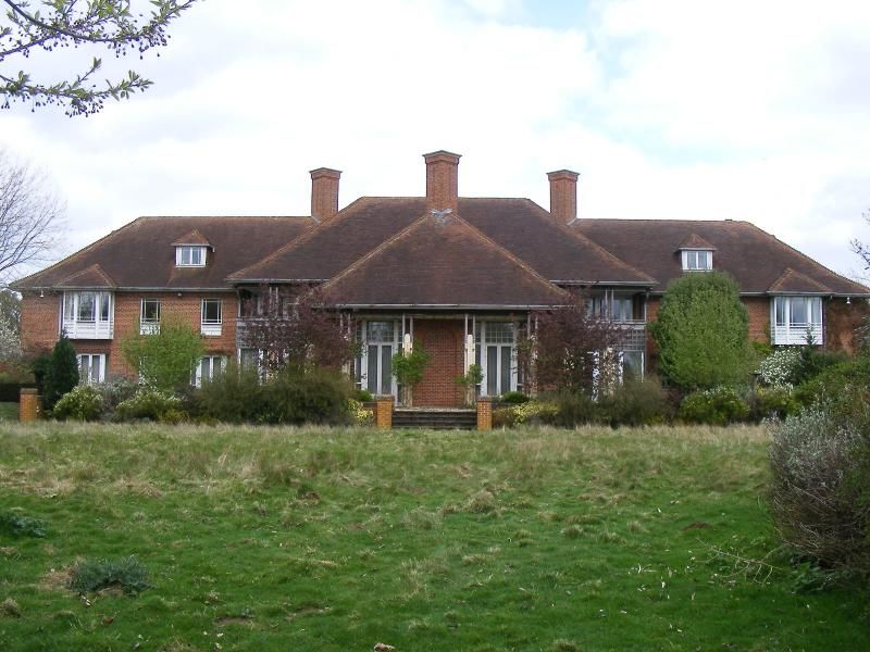 File:Sunninghill house - back.jpg