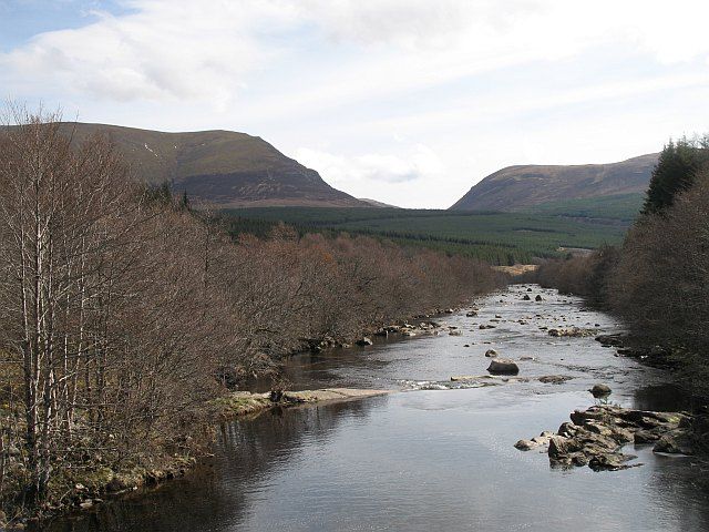 File:Black Water - geograph.org.uk - 1266215.jpg