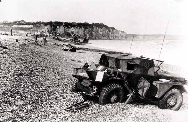 File:Dieppe pebble beach.jpg