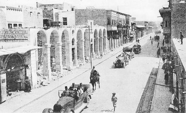 File:Henri Gouraud passing through Aleppo.jpg