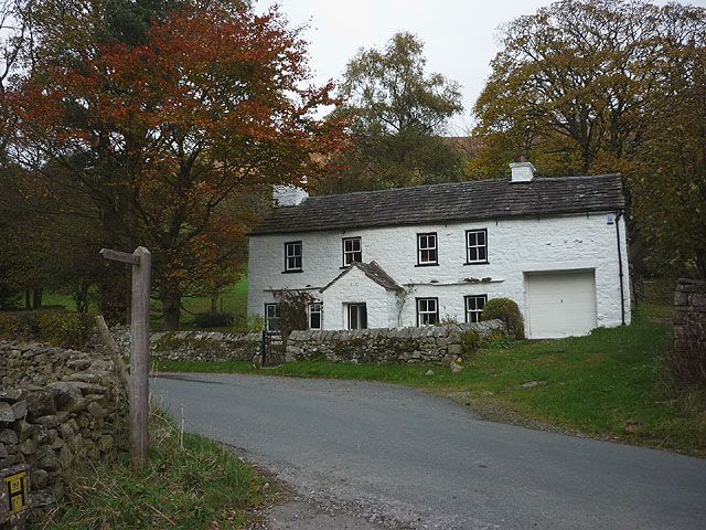 File:Mire House, Dentdale.jpg