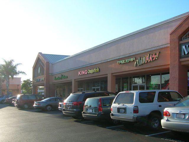 File:Strip Mall.jpg