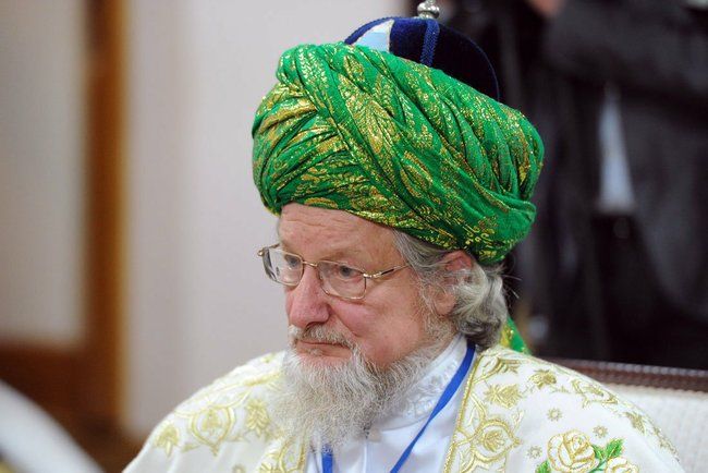 File:Supreme Mufti of Russia Talgat Tadzhuddin.jpeg