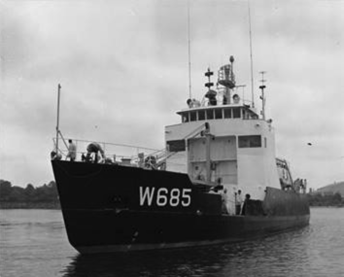 File:USCGC Red Wood port bow.png