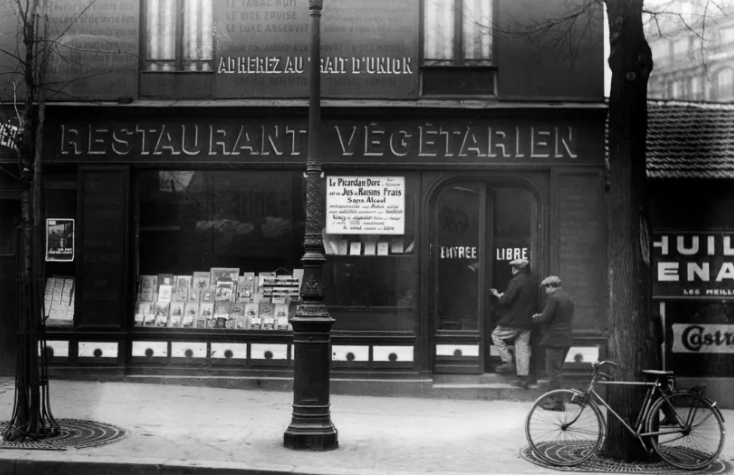 File:Vegetarian restaurant Trait d'Union in 1931.png