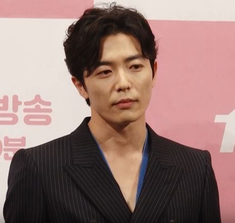 File:190403 tvN ‘그녀의 사생활’ 제작발표회 김재욱.jpg