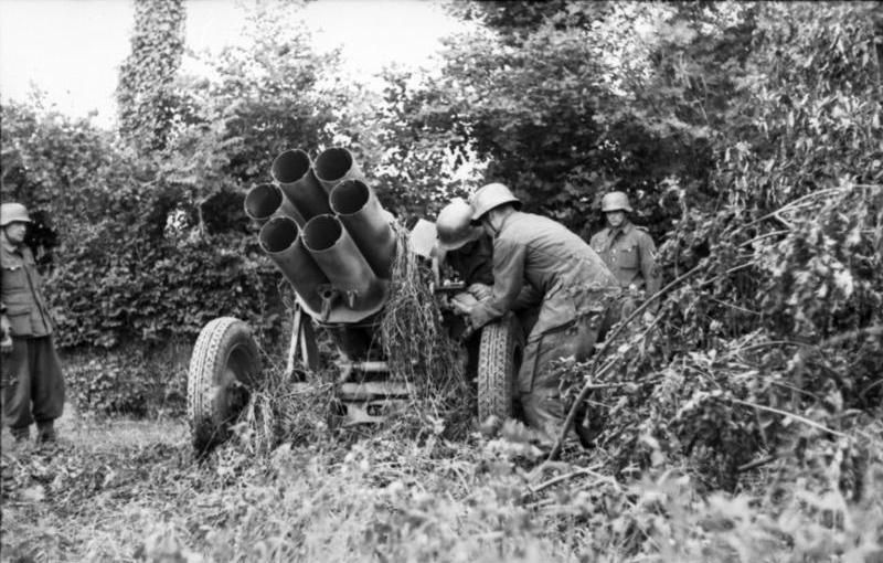 File:Bundesarchiv Bild 101I-582-2121-22, Frankreich, Nebelwerfer.jpg