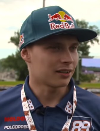 File:Emil Sayfutdinov, Russian speedway rider 2019.png