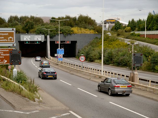 File:Tunnel Under Butetown 3114039 7aa18e75.jpg