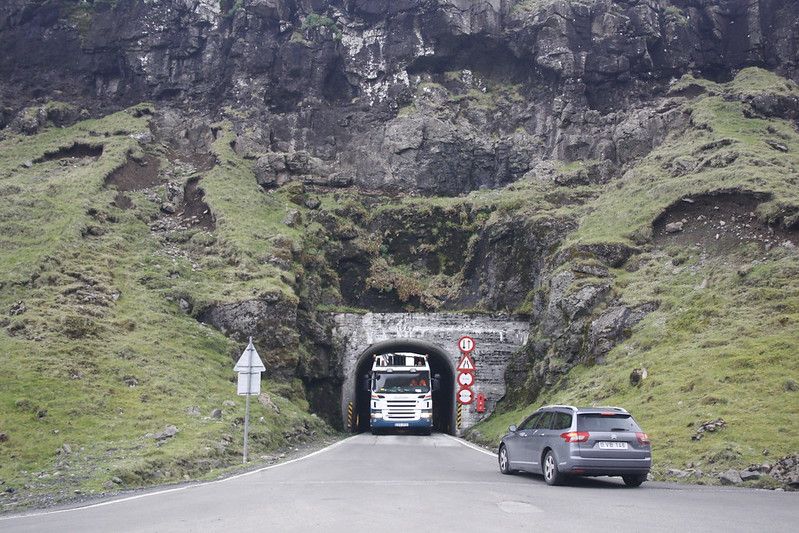 File:Árnafjarðartunnilin.jpg