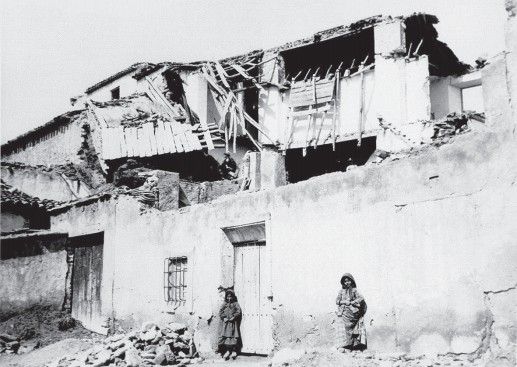 File:1884 Terremoto. Daños en Jayena.jpg