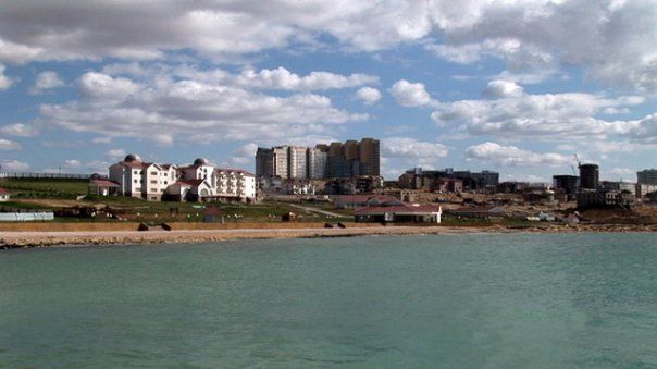 File:Aktau beach.jpg