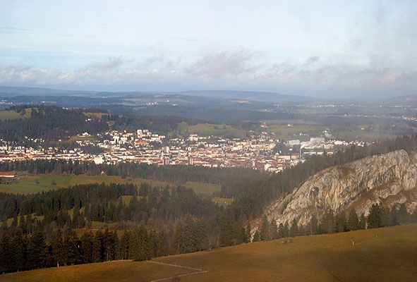 File:Chaux-de-Fonds Umgebung.jpg