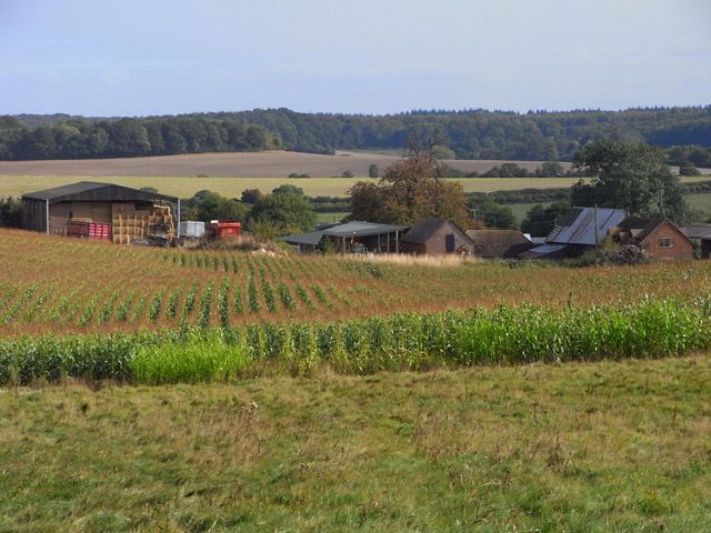 File:Farmland, Woodspeen (geograph 1790999).jpg