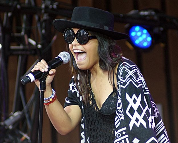 File:Fefe Dobson.jpg