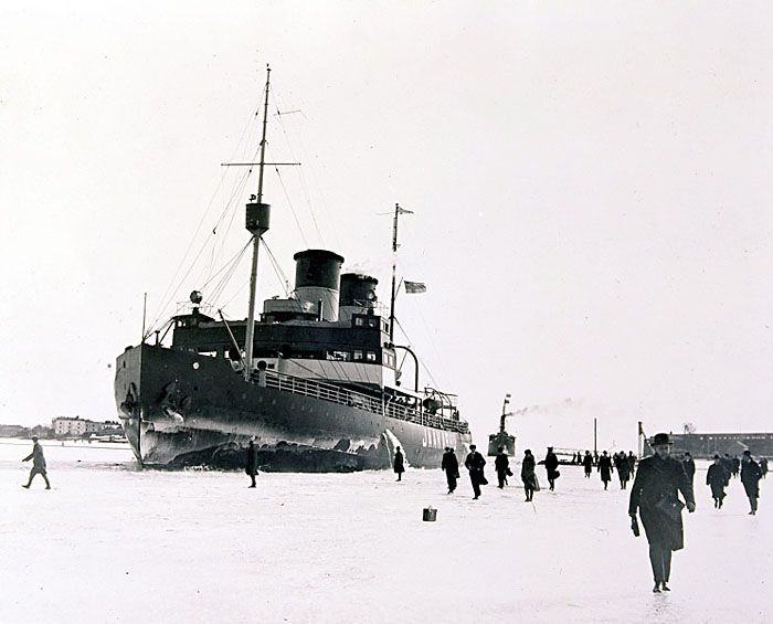 File:Icebreaker Jääkarhu.jpg