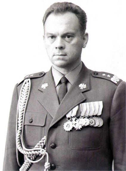 File:Gen. dyw. prof. Sylwester Kaliski.jpg