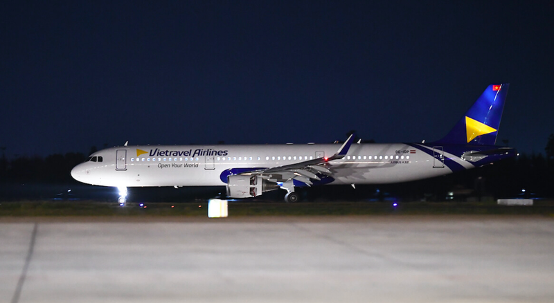 File:Lo-dien-may-bay-dau-tien-cua-vietravel-airlines.png