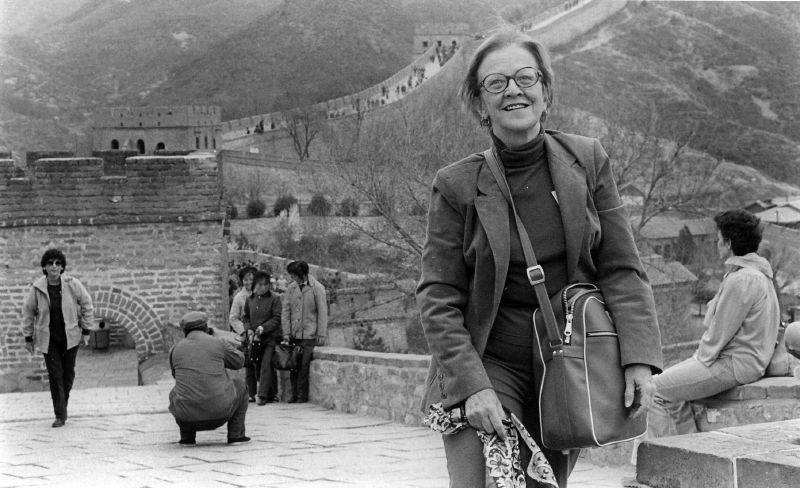 File:Mavis great wall of china april 1981.jpg