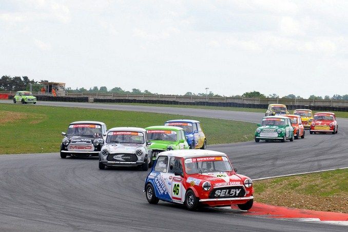 File:Mini Se7ens 2011 Snetterton.jpg