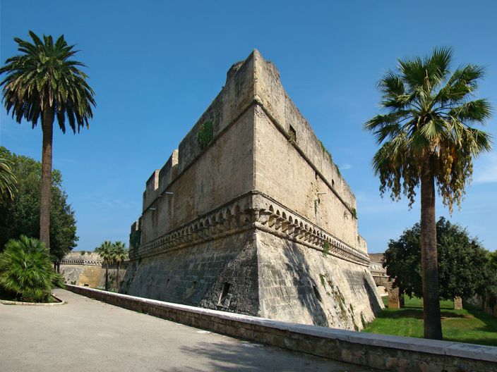 File:Puglia Bari2.jpg