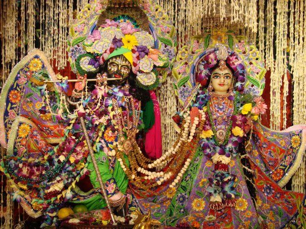 File:RadhaParthasarathi at ISKCON Delhi.jpg