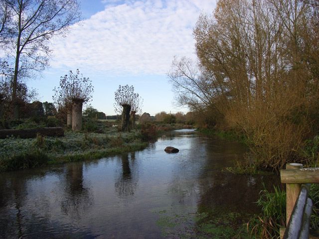 File:River Lambourn - geograph.org.uk - 273760.jpg