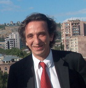 File:Vahe Aghabegians March 2007.jpg