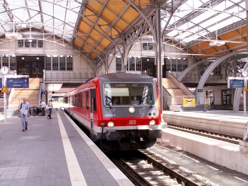 File:LübeckHbf001.JPG