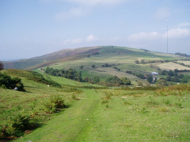 File:Moel y Parc.jpg