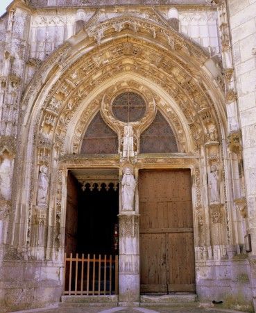 File:Thury portail église (369 x 450).jpg