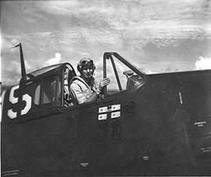 File:02 Lt. Edwin F. Schoch & F6F.jpg