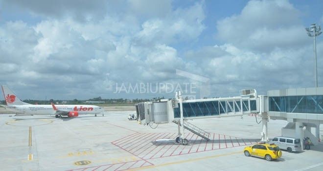 File:Jambiairport2.jpg