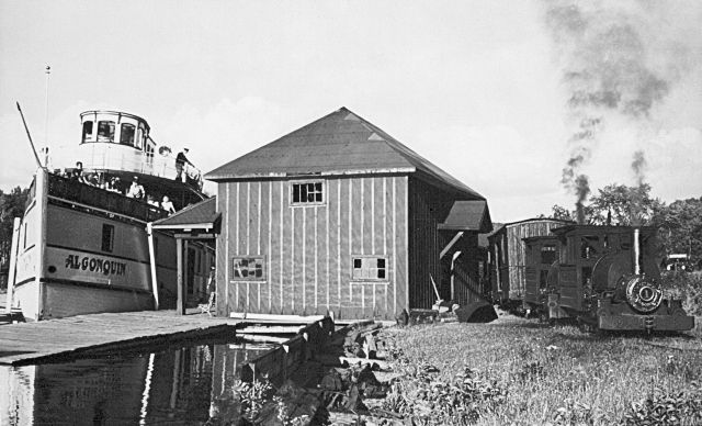 File:Lake of Bays Railway and SS Algonquin.jpg