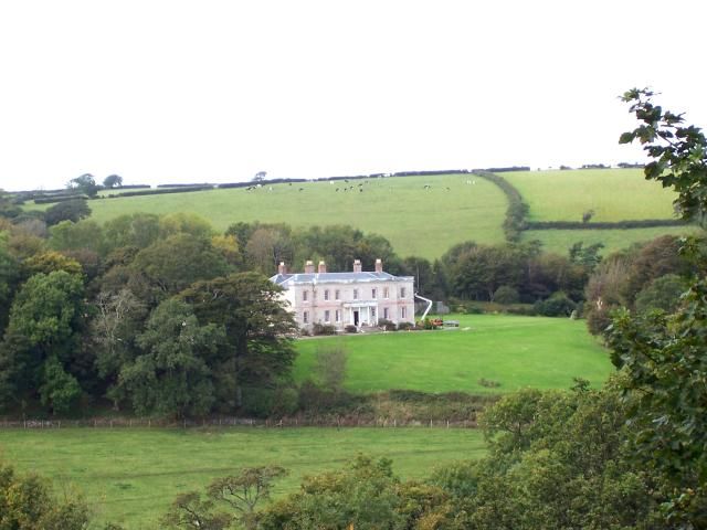 File:Plas Llansteffan - geograph.org.uk - 59747.jpg