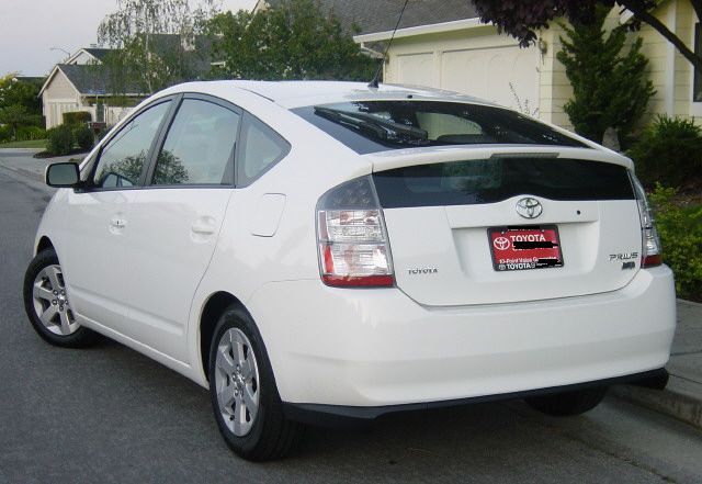 File:Prius2004DSideRQ.JPG