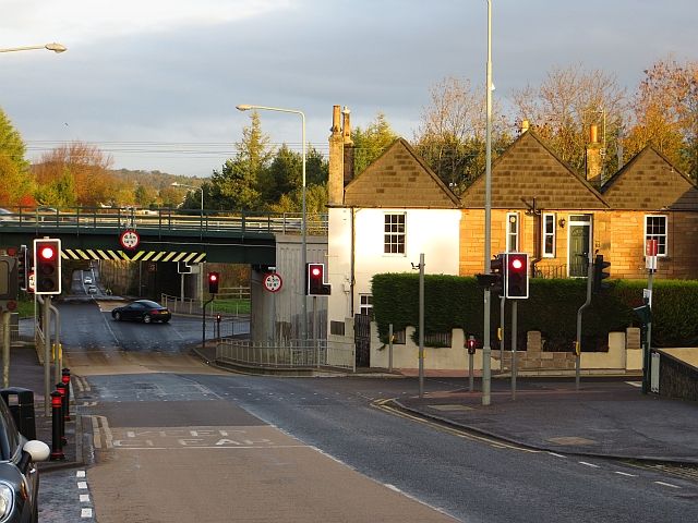 File:Pumpherston Road, Uphall Station (geograph 3728027).jpg