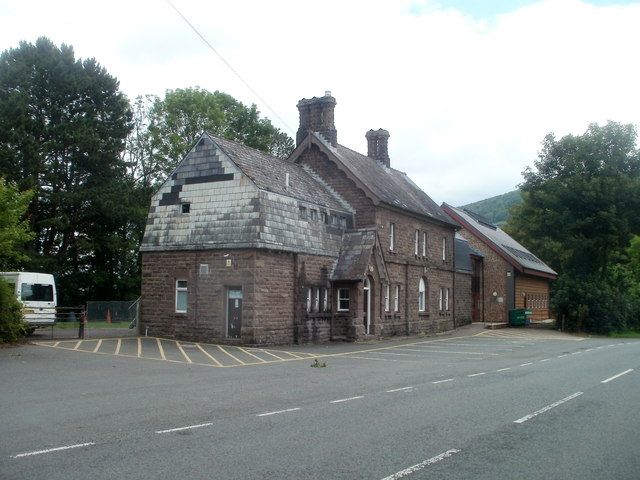 File:Talybont-on-Usk - geograph-3112425-by-Jaggery.jpg