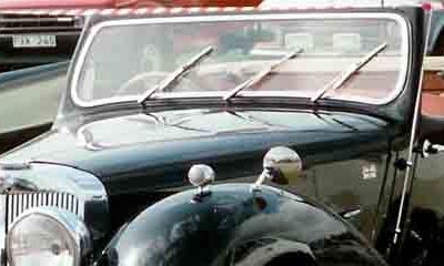 File:Triumph Roadster 1948 triple wipers.JPG